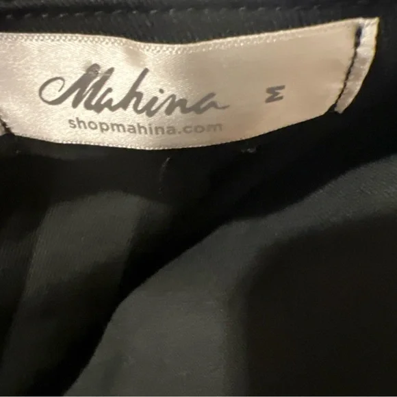 Mahina Black wrap Skort With Side Tie Women Size Medium Excellent Condition - Picture 9 of 10
